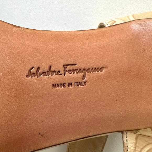 Vintage Salvatore Ferragamo Gancini Leather Strap Heel Sandal Size 7 B - Picture 15 of 16